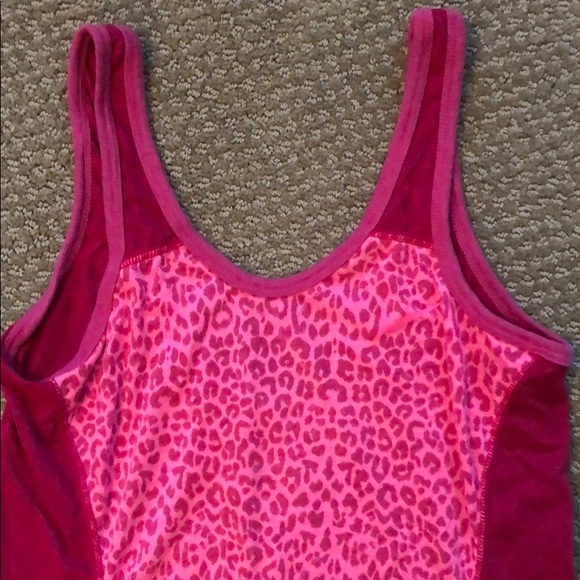 Nike dri-fit tank - Picture 2 of 3